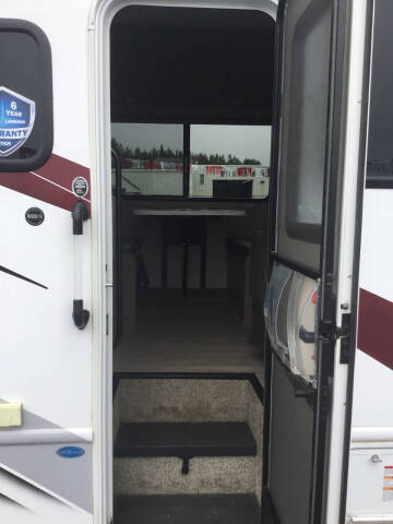 2022 Ford E-350
