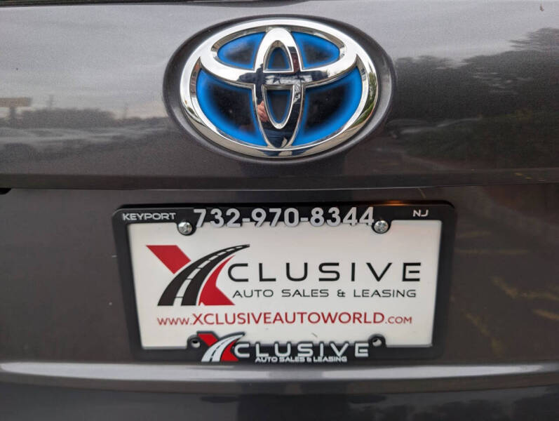 2012 Toyota Prius v Three