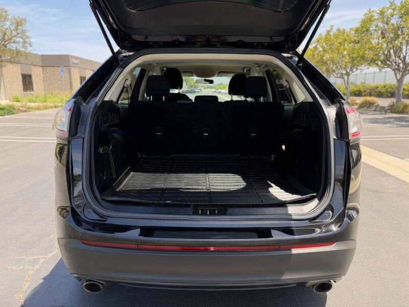 2018 Ford Edge SE