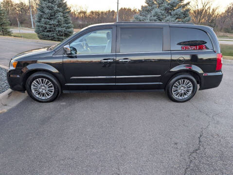 2016 Chrysler Town and Country Touring-L Anniversary Edition