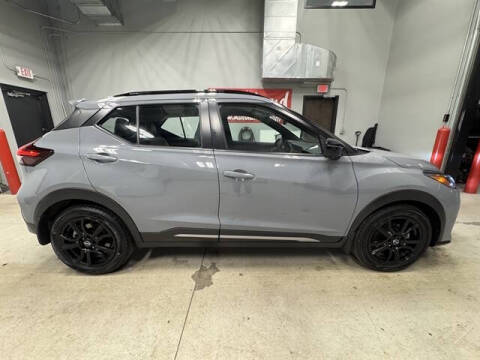 2022 Nissan Kicks SR