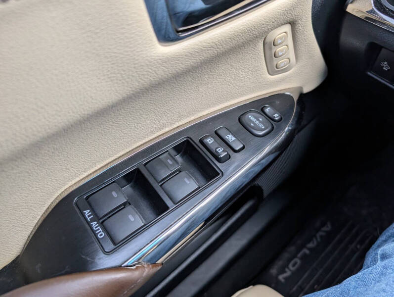 2017 Toyota Avalon XLE Premium