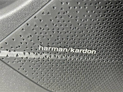 2023 Kia Niro Plug-In Hybrid SX Touring