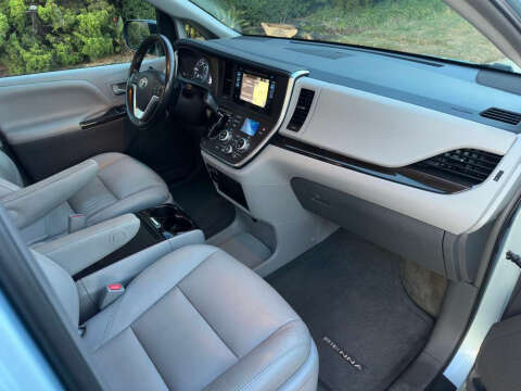 2015 Toyota Sienna XLE 7-Passenger