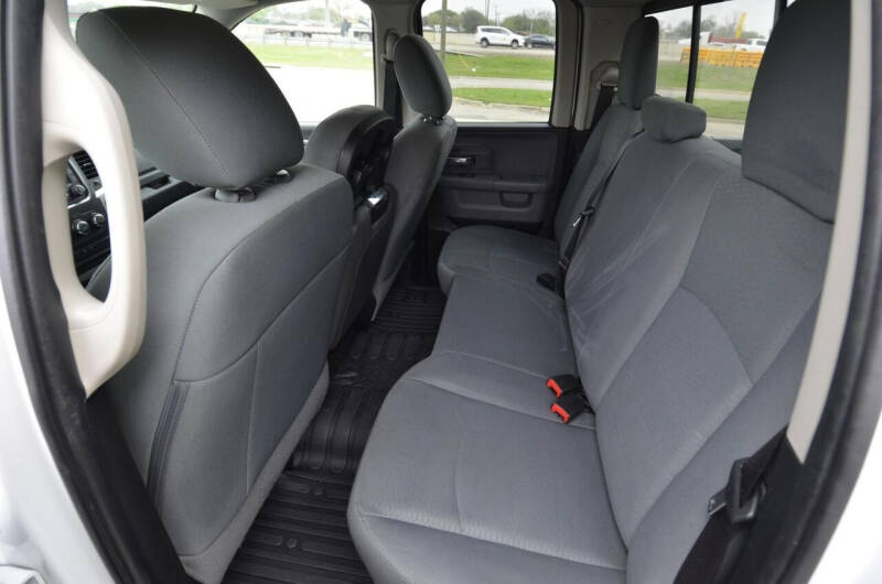 2017 RAM 1500 SLT