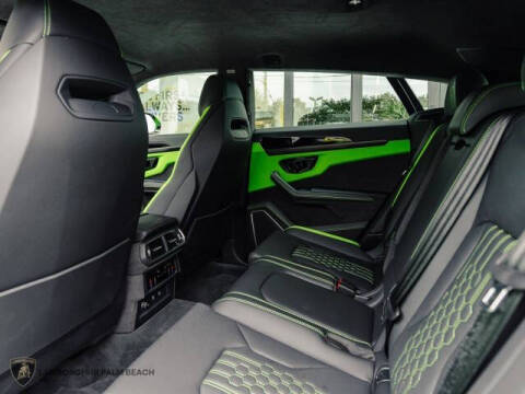 2025 Lamborghini Urus SE