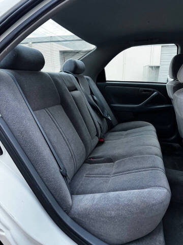 1999 Toyota Camry LE V6