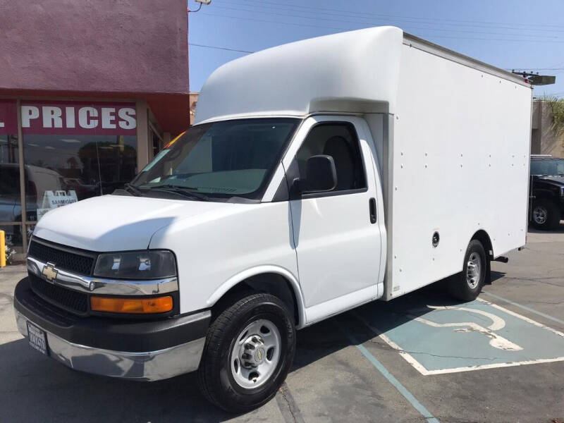 2014 Chevrolet Express Cutaway for sale at Sanmiguel Motors in South Gate CA