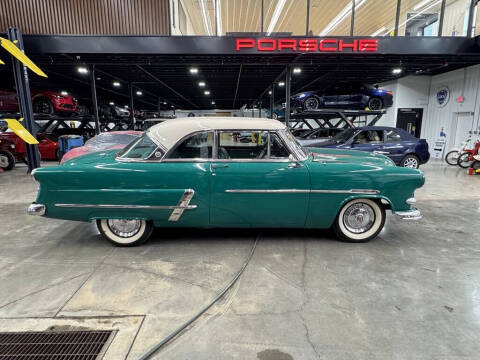 1953 Ford Crestline