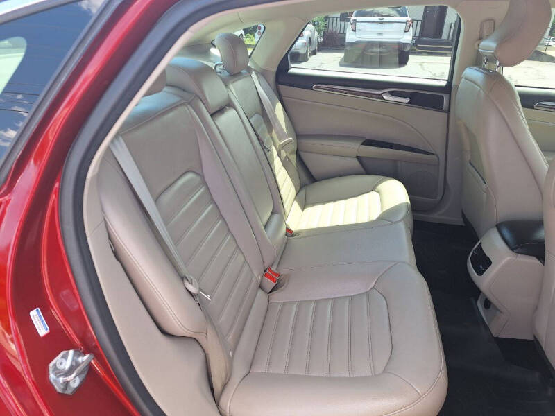 2017 Ford Fusion SE - Photo 13