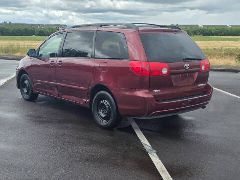 2008 Toyota Sienna CE 7-Passenger