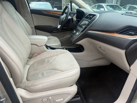 2017 Lincoln MKC Select