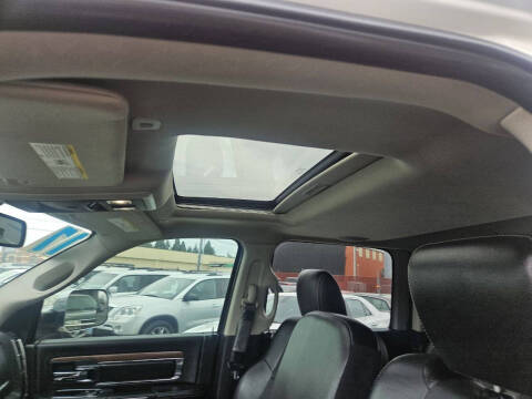 2017 RAM 1500 Laramie