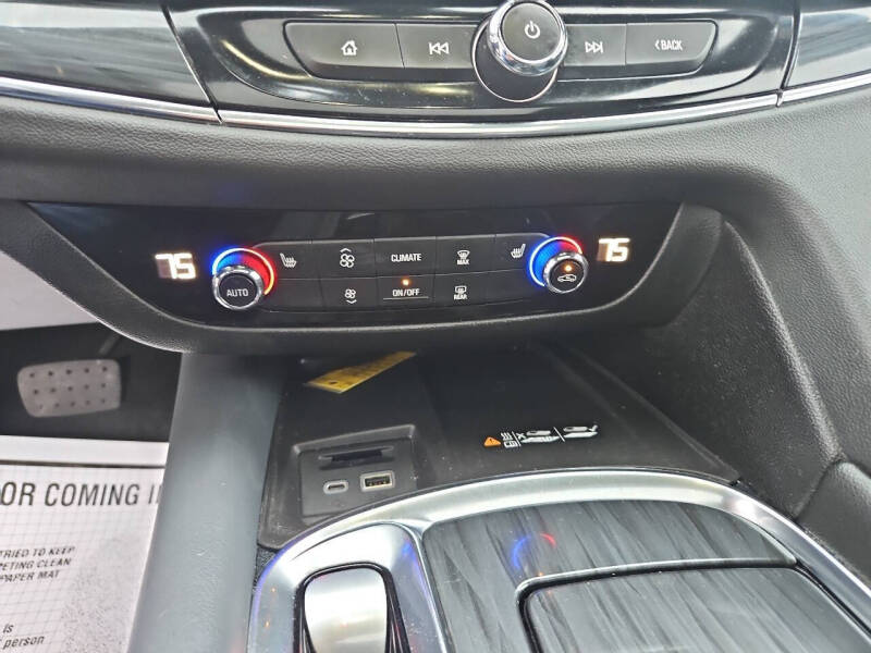 2023 Buick Enclave Essence