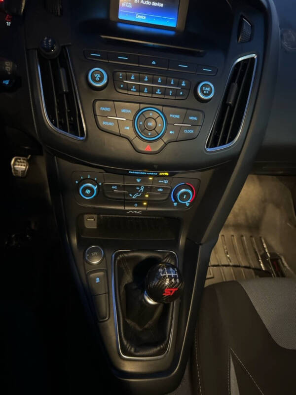 2017 Ford Focus ST
