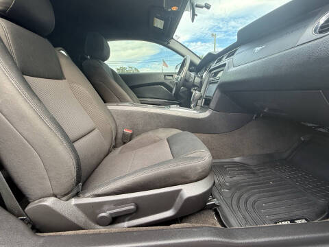 2014 Ford Mustang V6