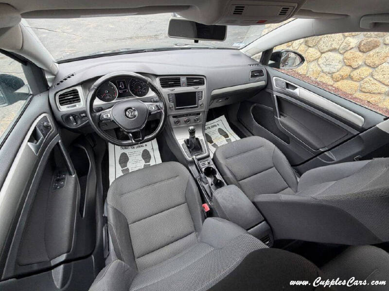 2016 Volkswagen Golf TSI S