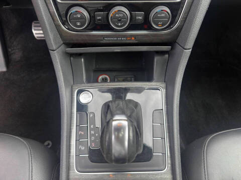 2017 Volkswagen Passat 1.8T SEL Premium