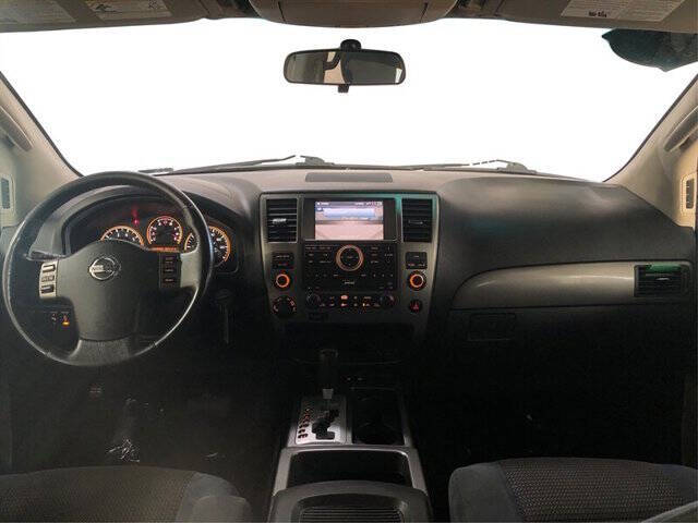 2011 Nissan Armada SV