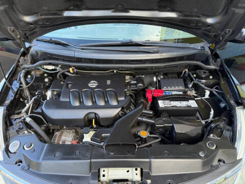 2009 Nissan Versa 1.8 S