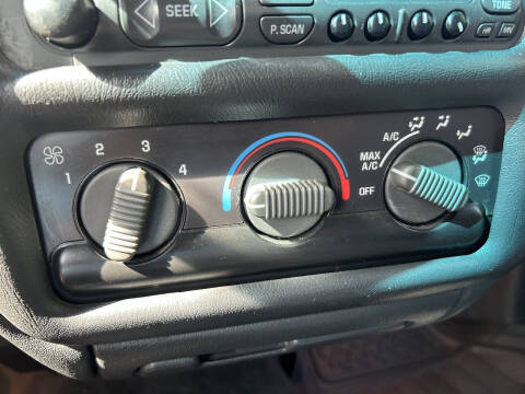 2000 Chevrolet S-10 LS