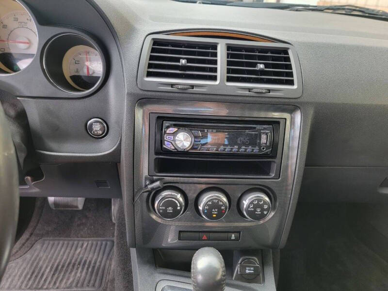 2014 Dodge Challenger SXT