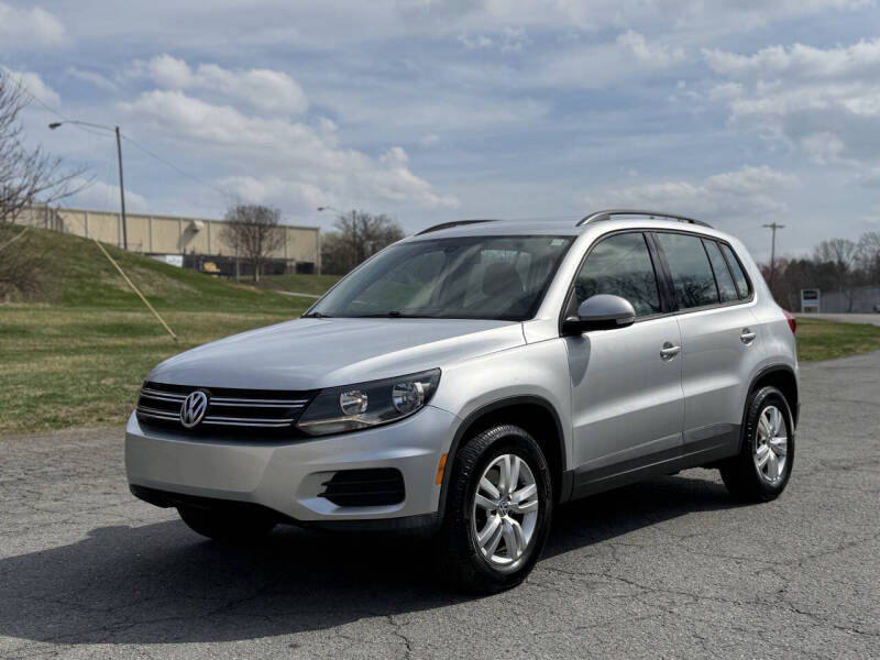2017 Volkswagen Tiguan 2.0T S's photo