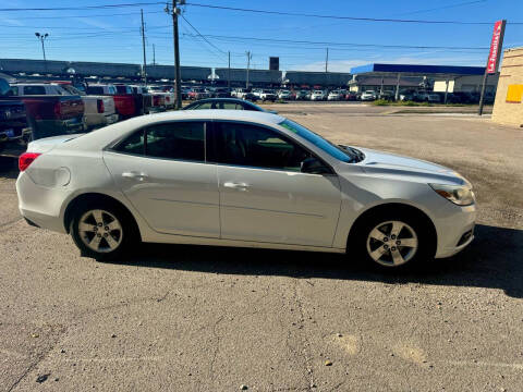 2015 Chevrolet Malibu for sale at Iowa Auto Sales, Inc in Sioux City IA