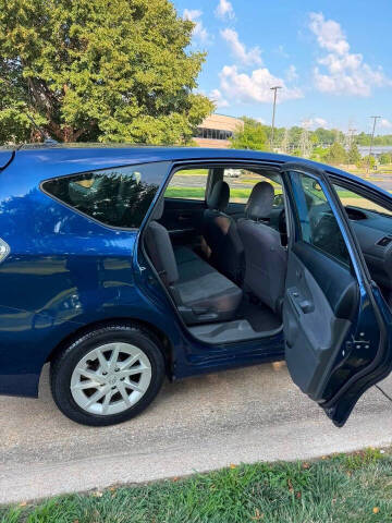 2012 Toyota Prius v Two