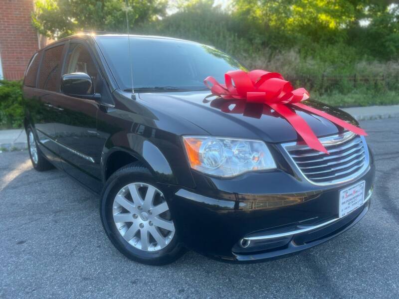2015 Chrysler Town and Country for sale at Speedway Motors in Paterson NJ