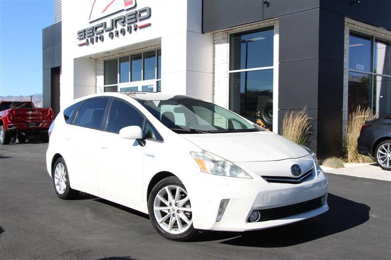 2012 Toyota Prius v Five