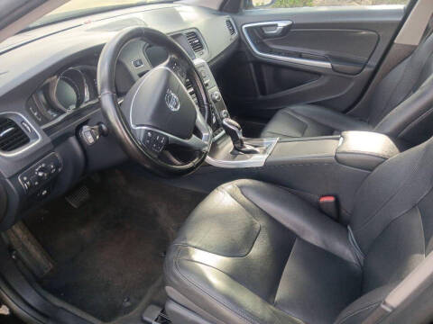 2016 Volvo V60 T5 Drive-E Platinum