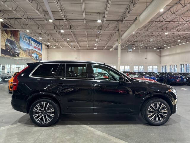 2022 Volvo XC90 T5 Momentum