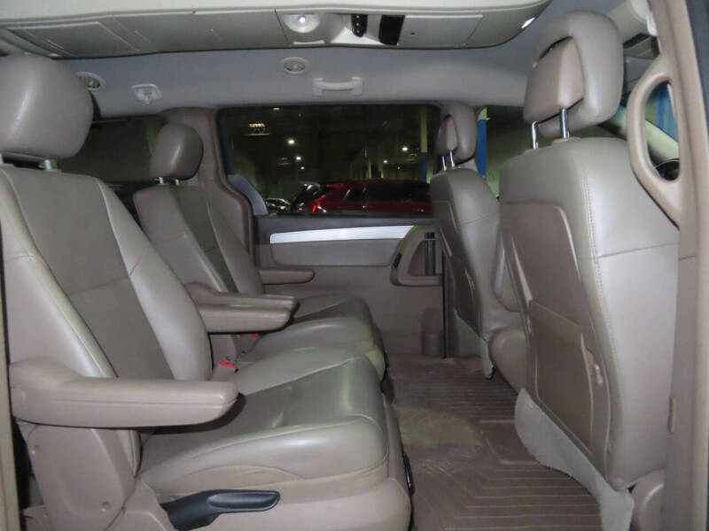 2012 Volkswagen Routan