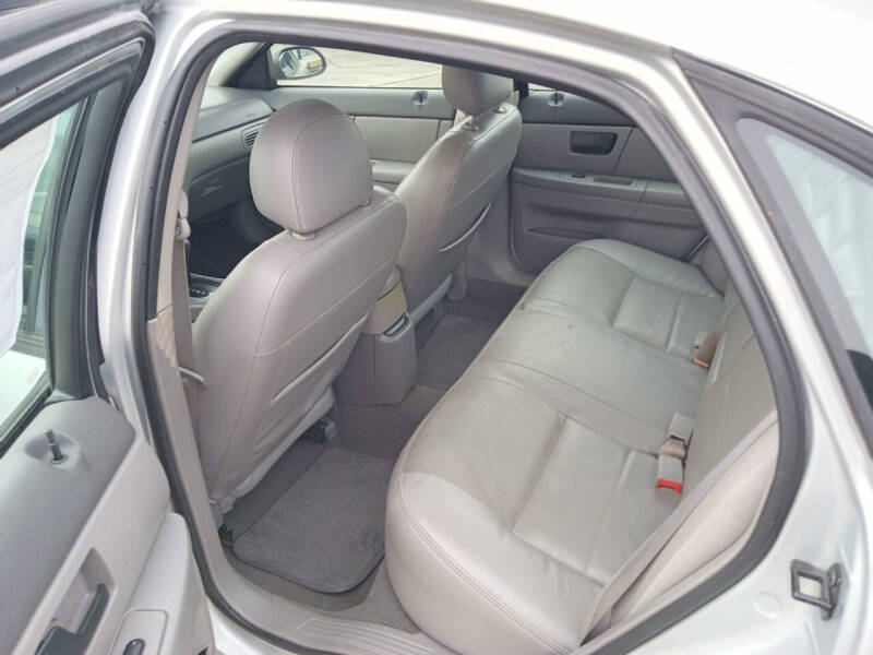 2005 Ford Taurus SE