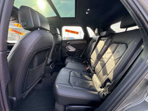 2021 Audi Q3 quattro Premium 40 TFSI