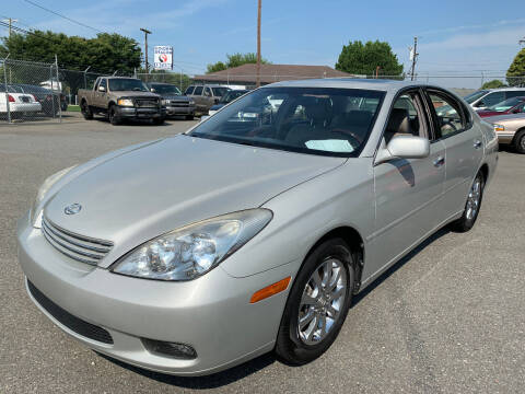 2002 Lexus ES 300 for sale at Mike's Auto Sales of Charlotte in Charlotte NC