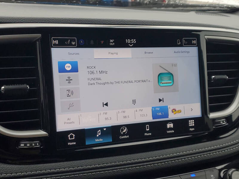 2026 Chrysler Pacifica Select