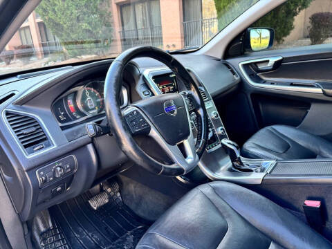 2016 Volvo XC60 T6 Drive-E Platinum