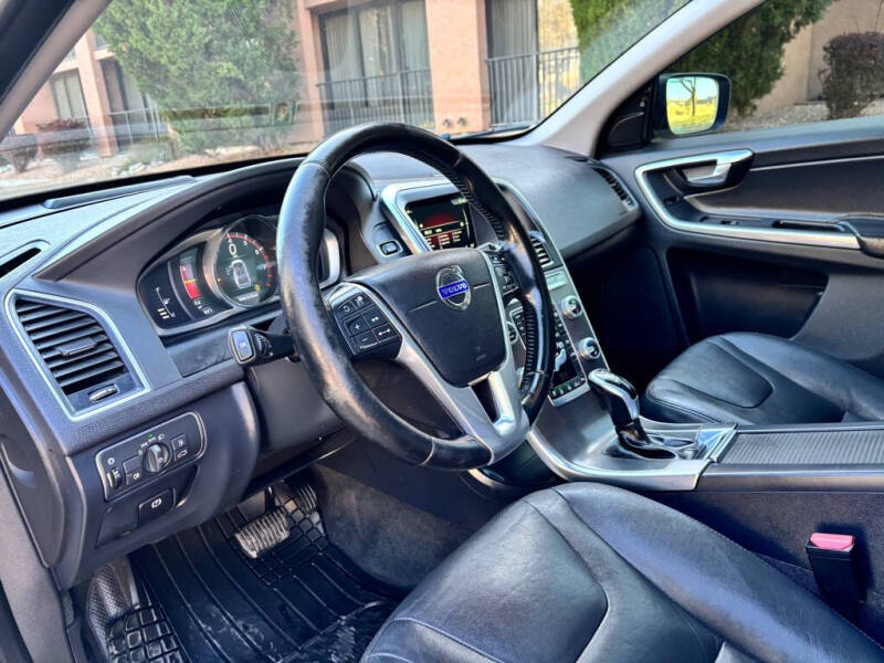 2016 Volvo XC60 T6 Drive-E Platinum