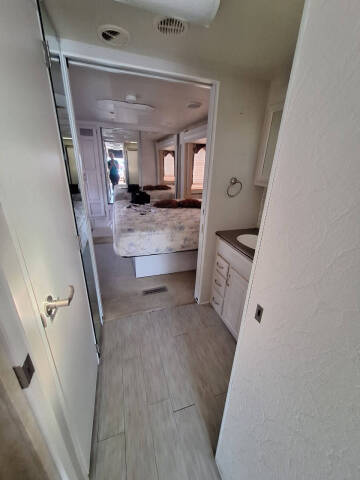 2008 Newmar Ventana 3933
