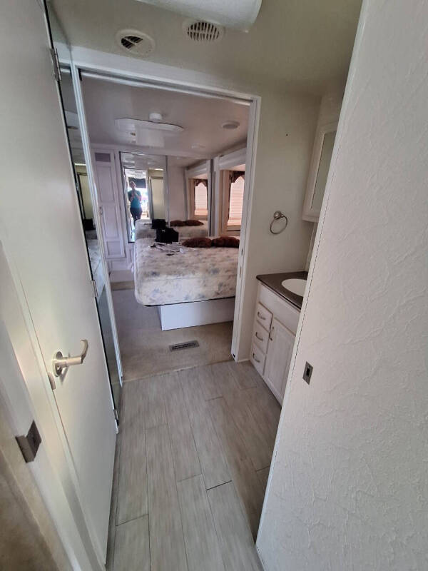 2008 Newmar Ventana 3933