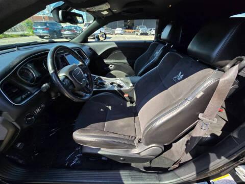 2017 Dodge Challenger 392 HEMI Scat Pack Shaker