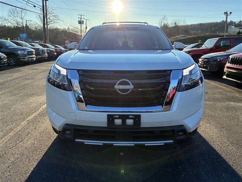 2023 Nissan Pathfinder SL