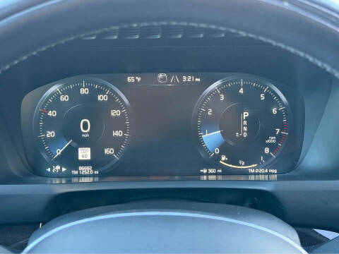 2019 Volvo XC90 T6 Momentum