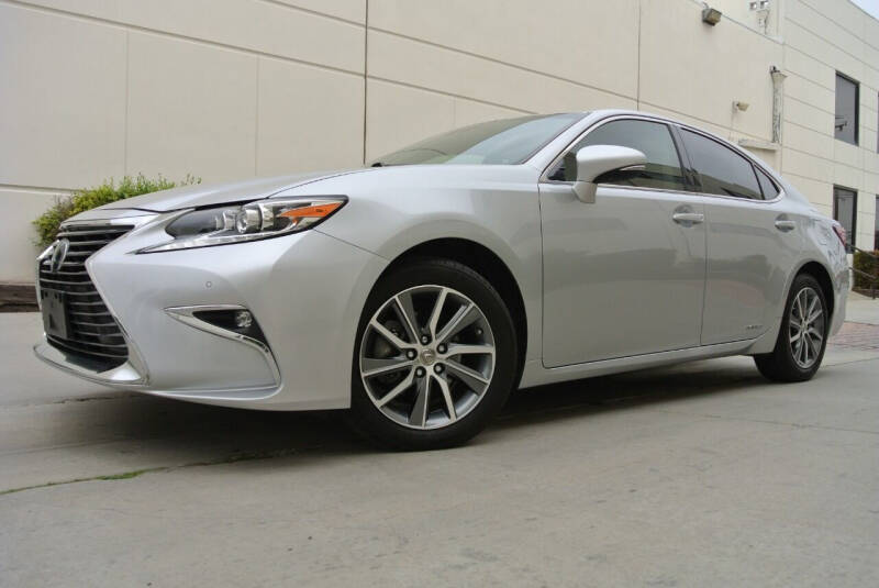 2016 Lexus ES 300h for sale at New City Auto - Retail Inventory in South El Monte CA