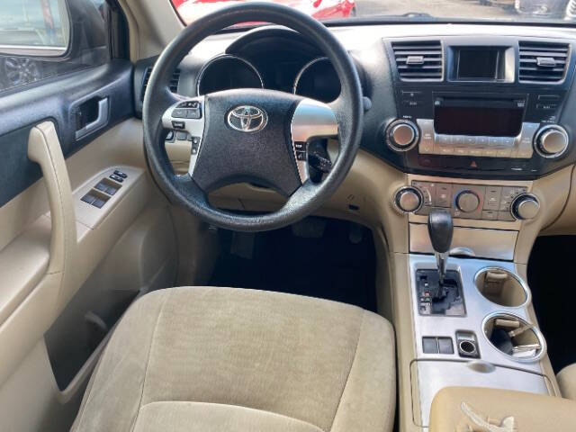 2012 Toyota Highlander SE