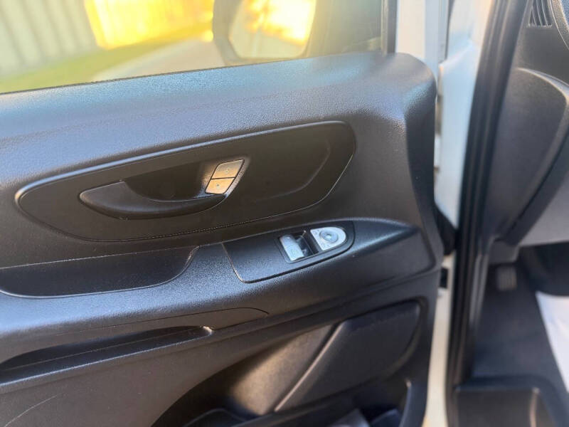 2016 Mercedes-Benz Metris