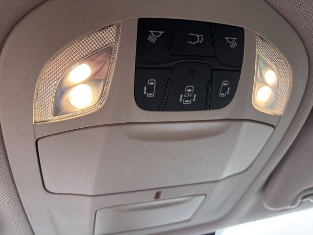 2020 Chrysler Voyager LXi