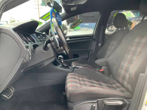 2017 Volkswagen Golf GTI S